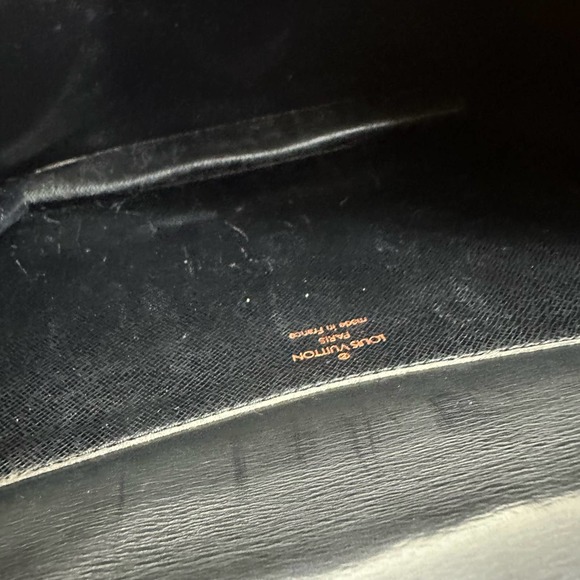 ✨Beautiful✨ Louis Vuitton Epi Leather Crossbody - Picture 11 of 11